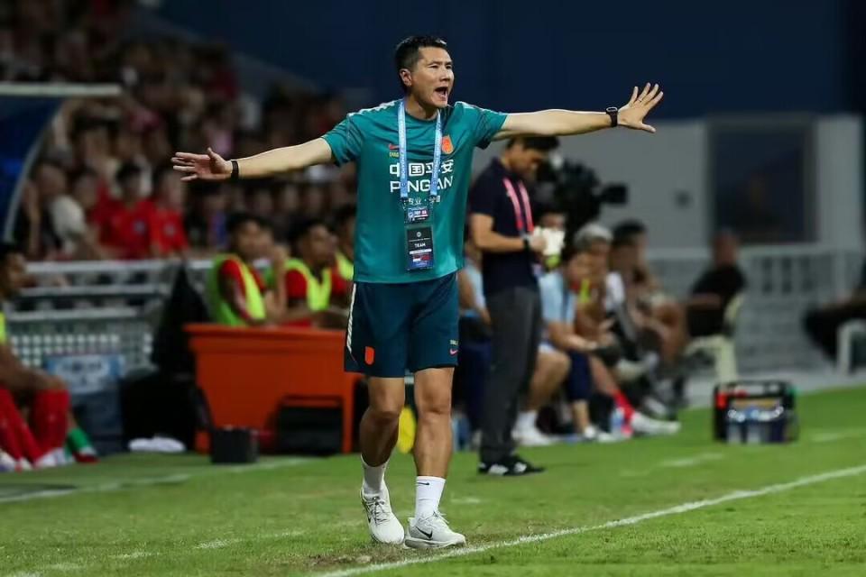 董路罕见认怂:我解说干不过詹俊黄健翔 想留下一笔所以就做了青训